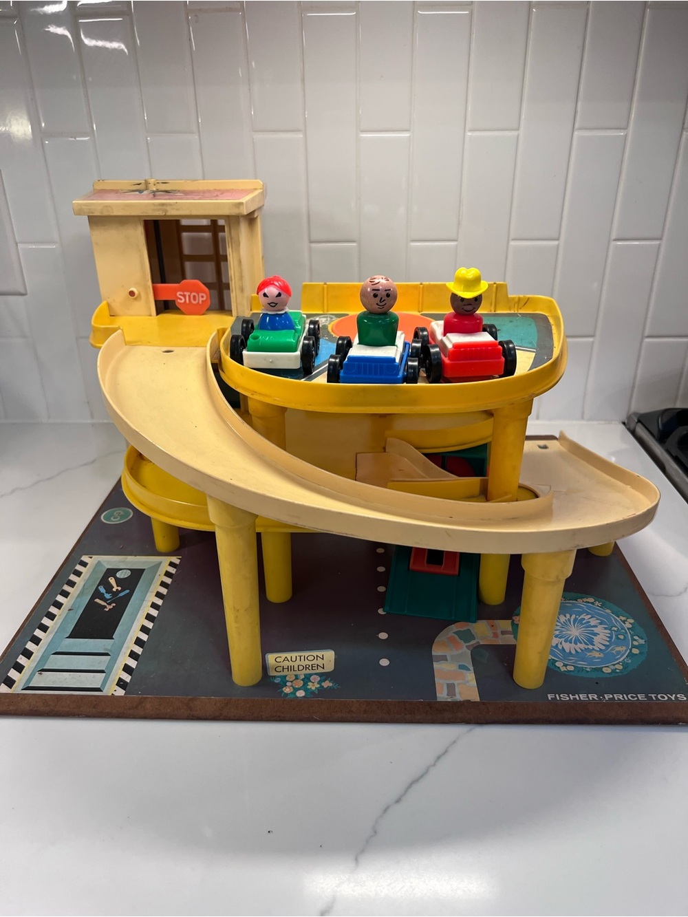 Vintage Fisher-Price Little People Play Family Action Garage! Bell And Lift
